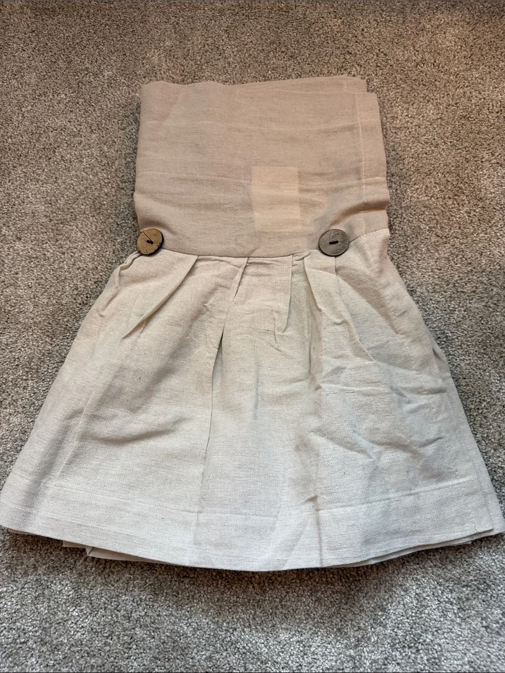 Lush Decor Neutral Beige Pleated Button-Accent Valance. MWT. 84” x 18” + 2”